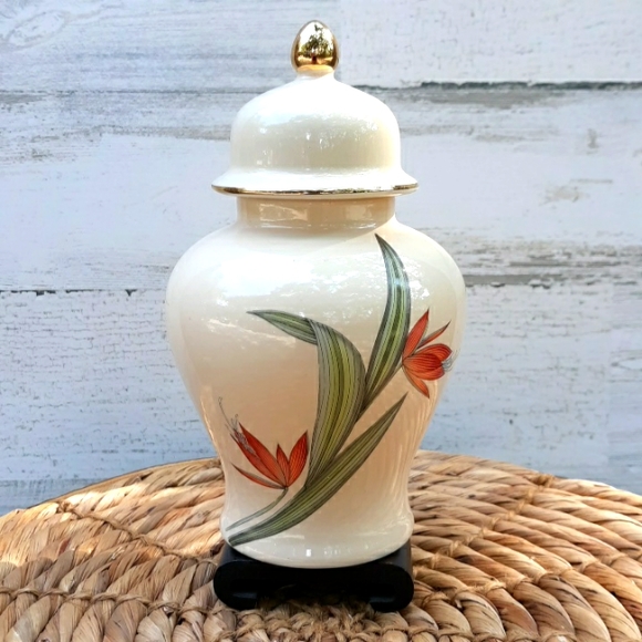 VTG HERA JAPANESE GINGER JAR - Picture 1 of 7